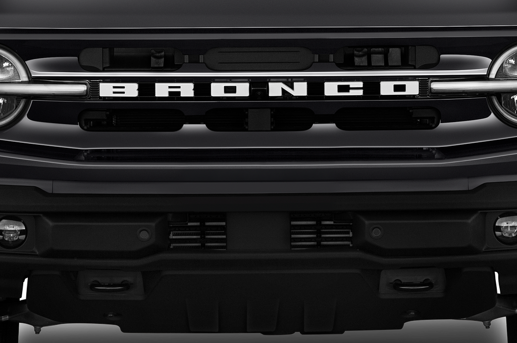 Ford Bronco 4 Door (Baujahr 2023) Outer Banks 5 Türen Kühlergrill und Scheinwerfer