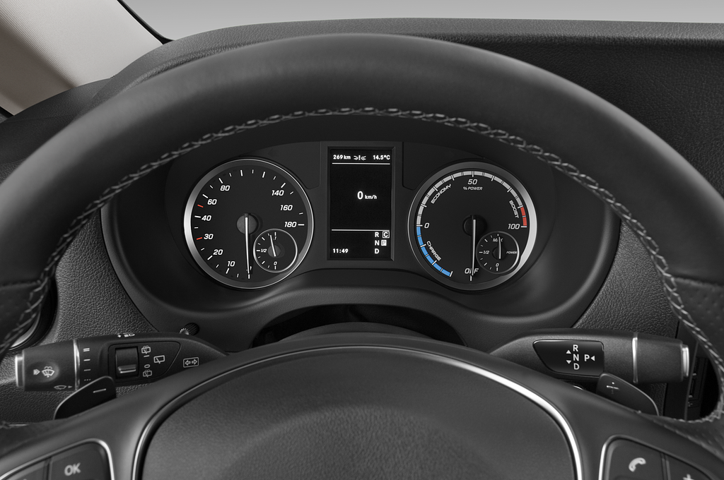 Mercedes eVito Tourer (Baujahr 2021) - 5 Türen Tacho und Fahrerinstrumente