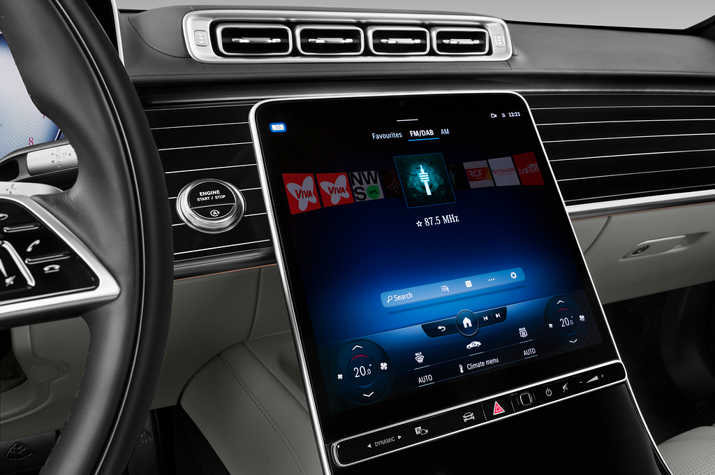 Mercedes S Class (Baujahr 2022) Maybach 4 Türen Radio und Infotainmentsystem