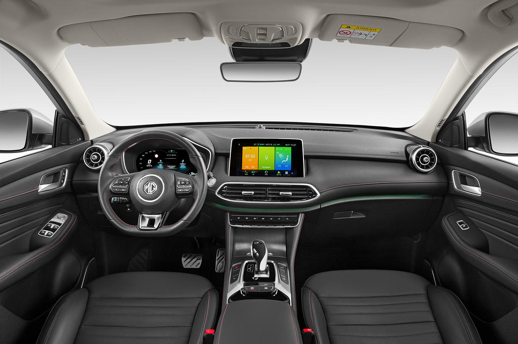MG EHS (Baujahr 2021) Luxury 5 Türen Cockpit und Innenraum