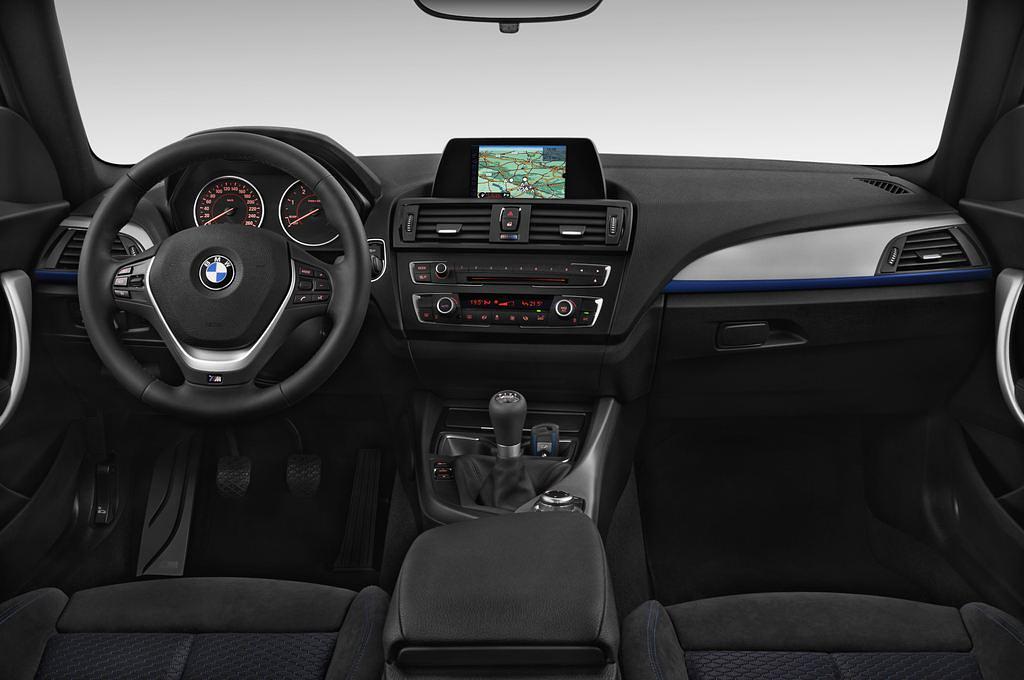 BMW 1 Series (Baujahr 2013) M Sportpaket 3 Türen Cockpit und Innenraum