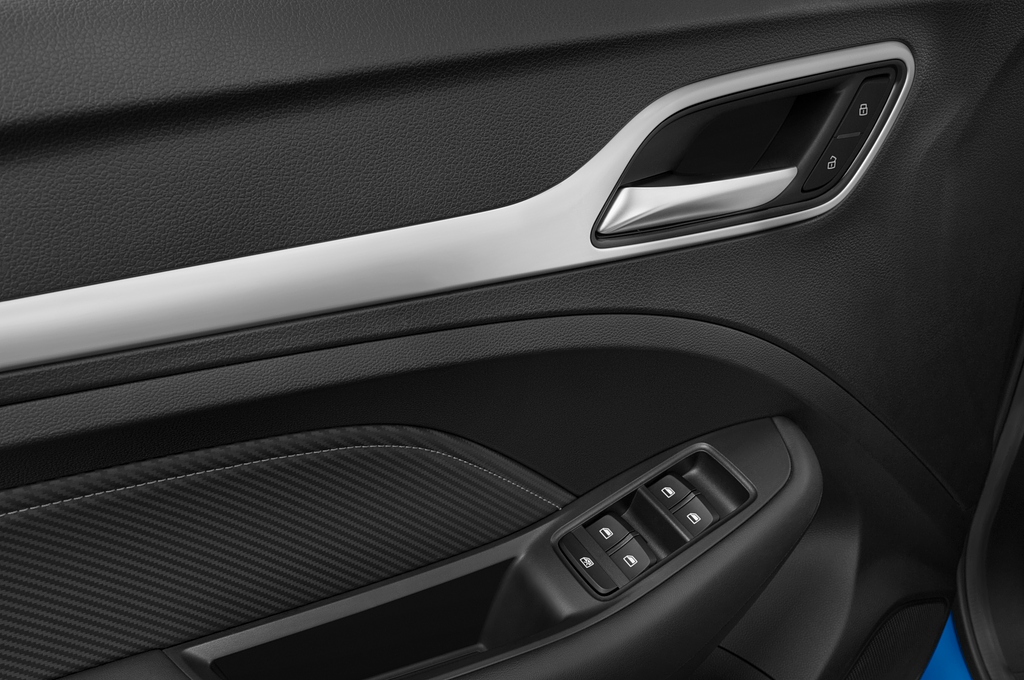 MG ZS (Baujahr 2023) Luxury 5 Türen Bedienungselemente Tür