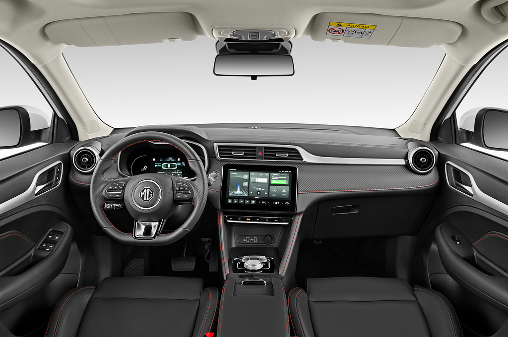 MG ZS EV (Baujahr 2022) Luxury 5 Türen Cockpit und Innenraum