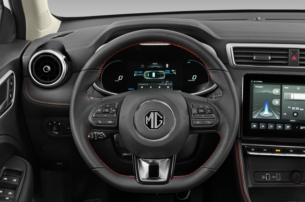 MG ZS EV (Baujahr 2022) Luxury 5 Türen Lenkrad