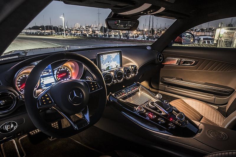 Mercedes AMG GTS - Interieur im Dunkeln