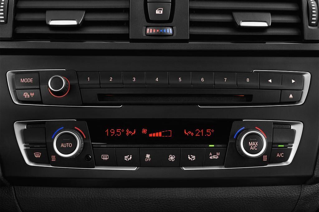 BMW 1 Series (Baujahr 2013) M Sportpaket 3 Türen Temperatur und Klimaanlage