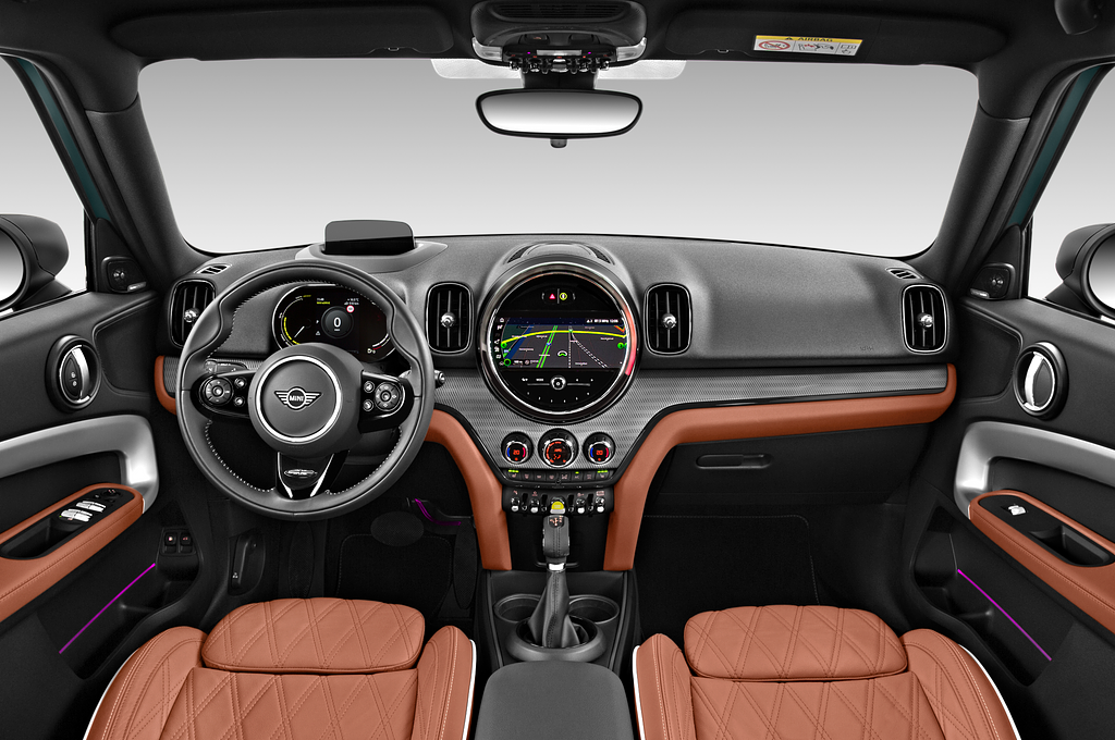 MINI Countryman Plug-In Hybrid (Baujahr 2021) S E ALL4 5 Türen Cockpit und Innenraum