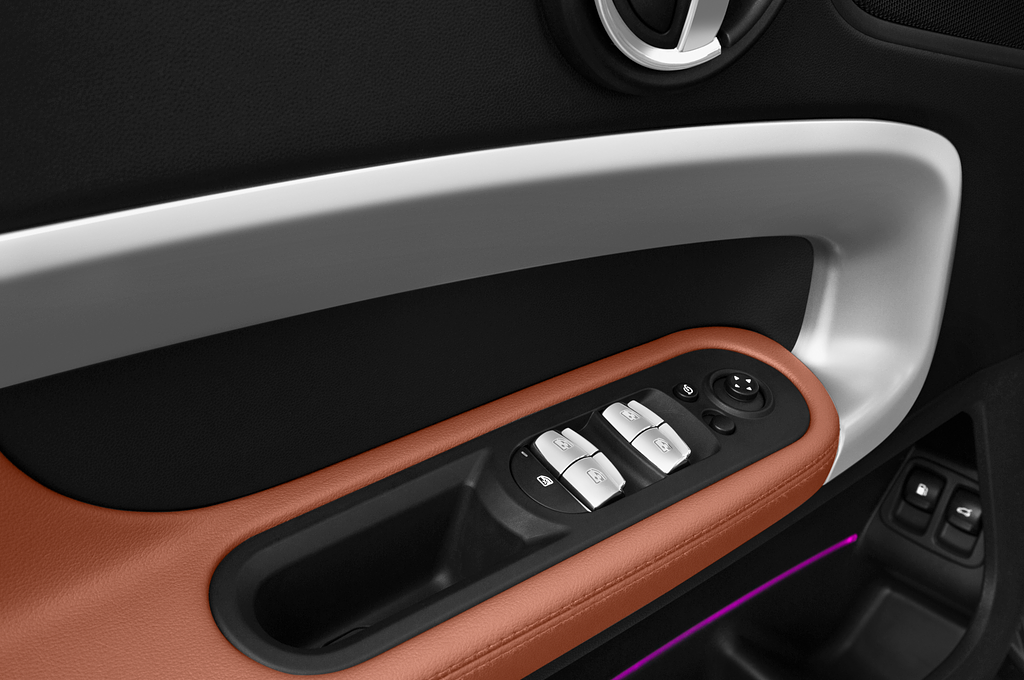 MINI Countryman Plug-In Hybrid (Baujahr 2021) S E ALL4 5 Türen Bedienungselemente Tür