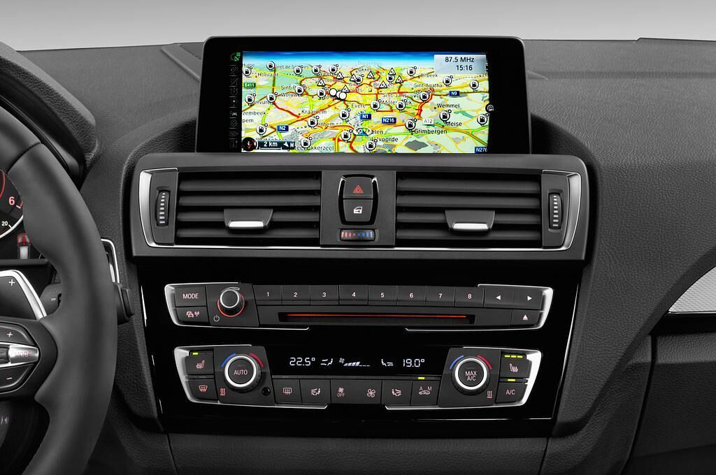 BMW 1 Series (Baujahr 2016) M Sport 3 Türen Mittelkonsole