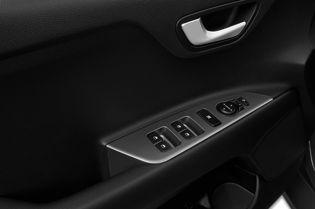 Kia Rio (Baujahr 2021) GT Line 5 Türen Bedienungselemente Tür