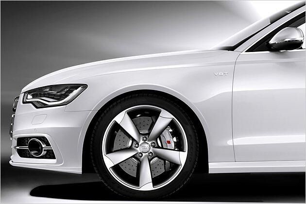 Serienmäßig rollt der S6 Avant auf 19-Zoll-Rädern, optional sind 20-Zoll-Räder im Angebot
