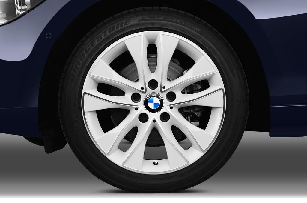BMW 1 Series (Baujahr 2012) Urban Line 5 Türen Reifen und Felge