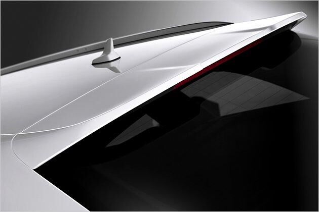 Ein Dachkanten-Spoiler verlängert die Dachlinie