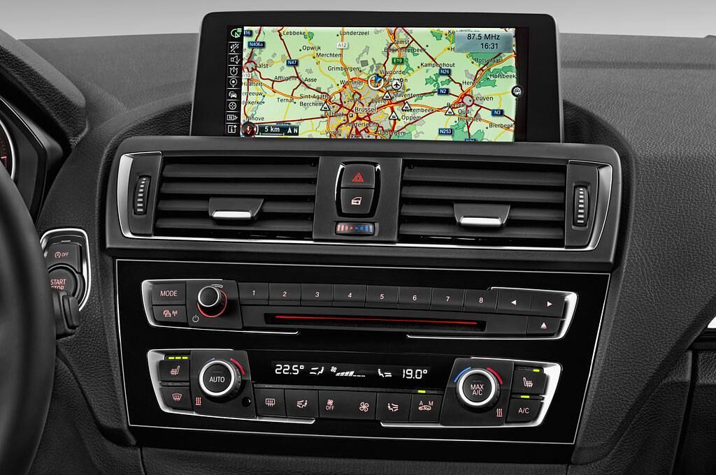 BMW 1 Series (Baujahr 2016) M Sport 5 Türen Mittelkonsole