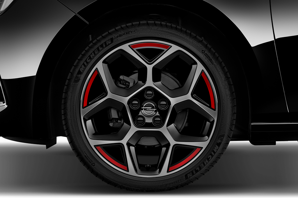 Opel Astra (Baujahr 2022) GS Line 5 Türen Reifen und Felge