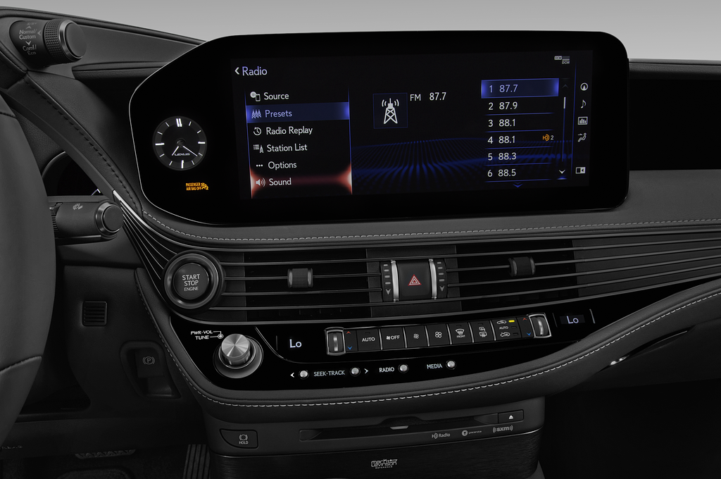 Lexus LS (Baujahr 2022) Base 500h 4 Türen Radio und Infotainmentsystem