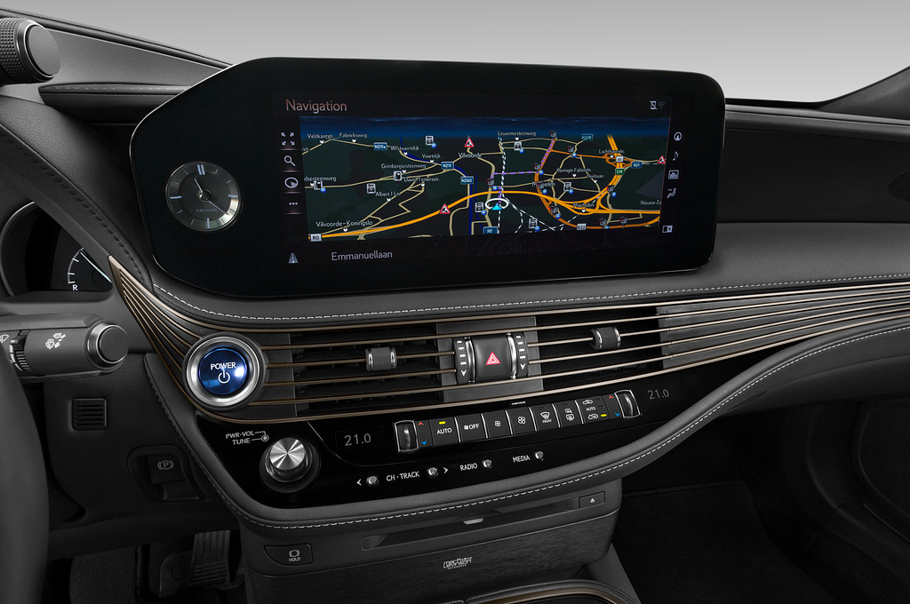 Lexus LS (Baujahr 2022) Executive Line 4 Türen Mittelkonsole