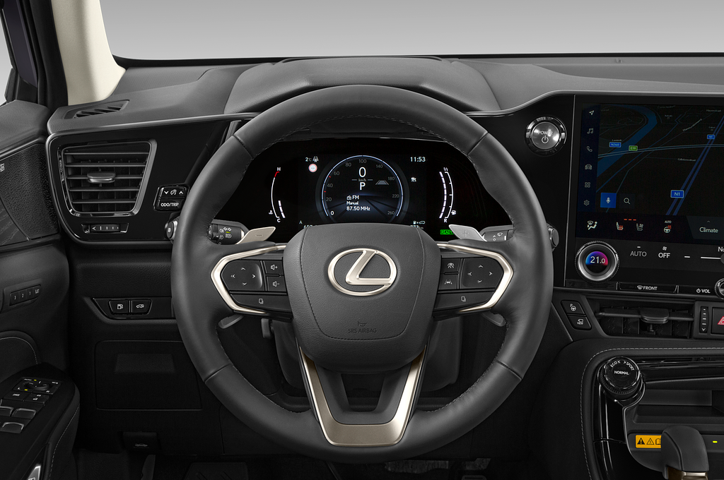 Lexus NX (Baujahr 2022) 350h Luxury Line 5 Türen Lenkrad