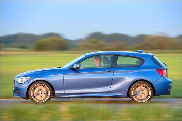 Das M-Performance-Modell trägt einen markant ausgeformten Seitenschweller