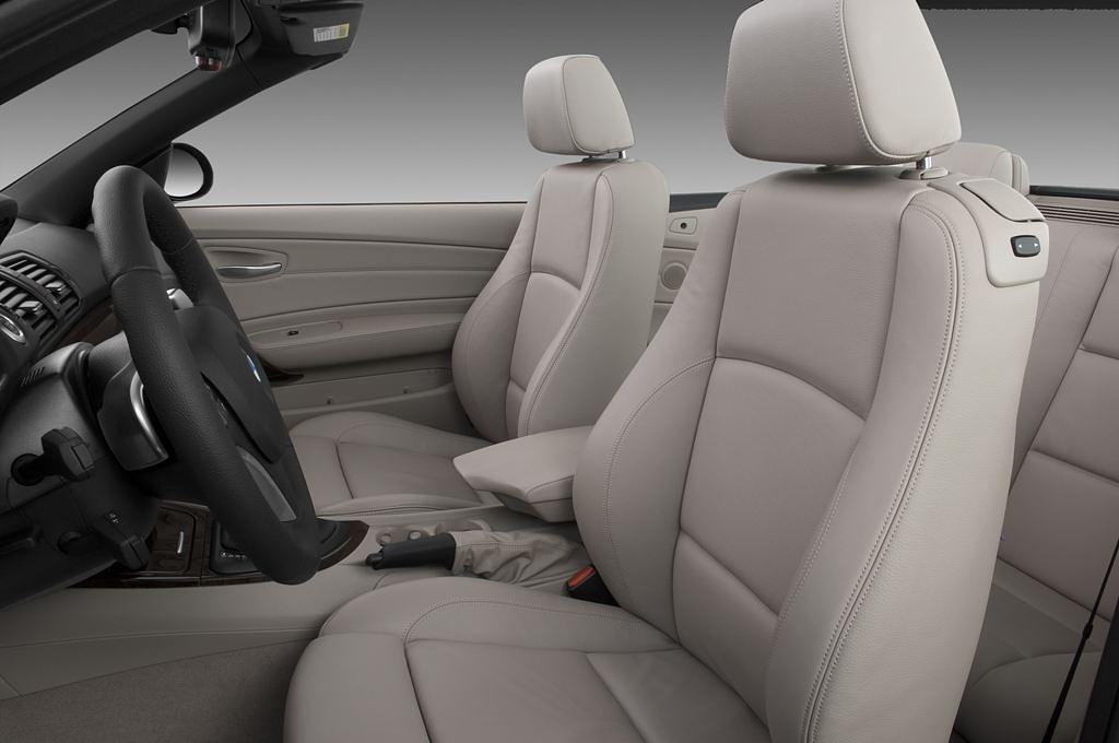 BMW 1 Series (Baujahr 2010) 125i 2 Türen Vordersitze