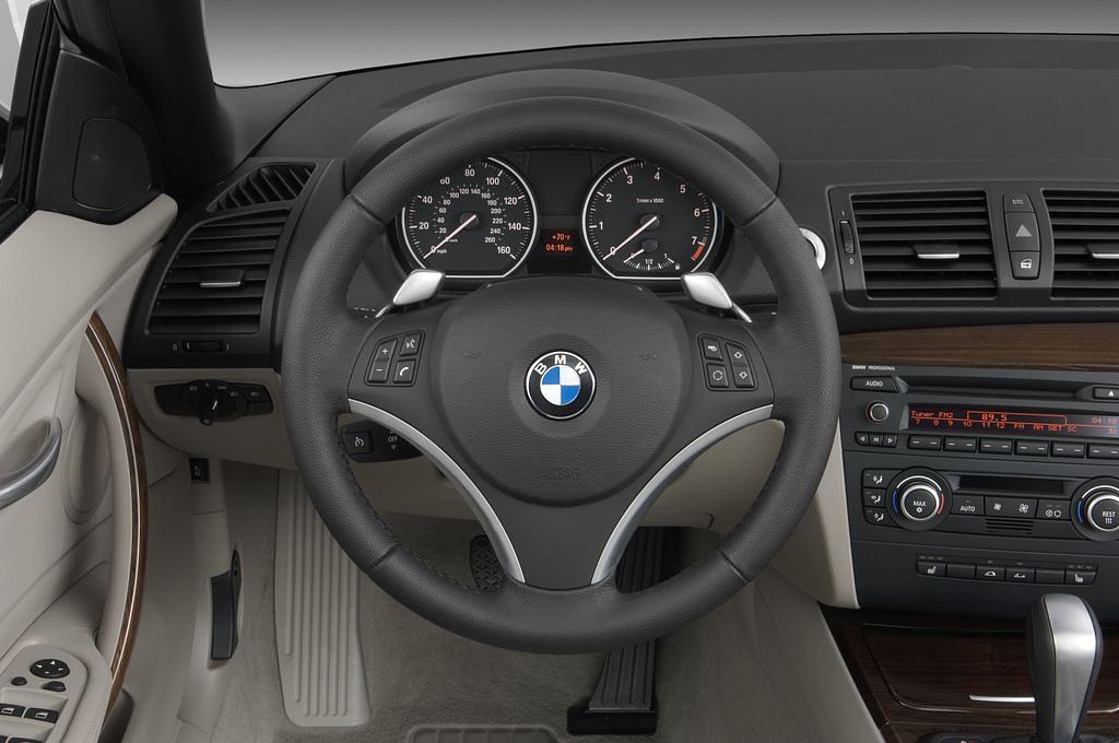 BMW 1 Series (Baujahr 2010) 125i 2 Türen Lenkrad
