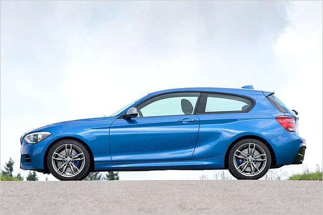 Durch die stark betonten hinteren Radhäuser und die schmale Fensterlinie wirkt der Dreitürer fast wie ein Shooting Break