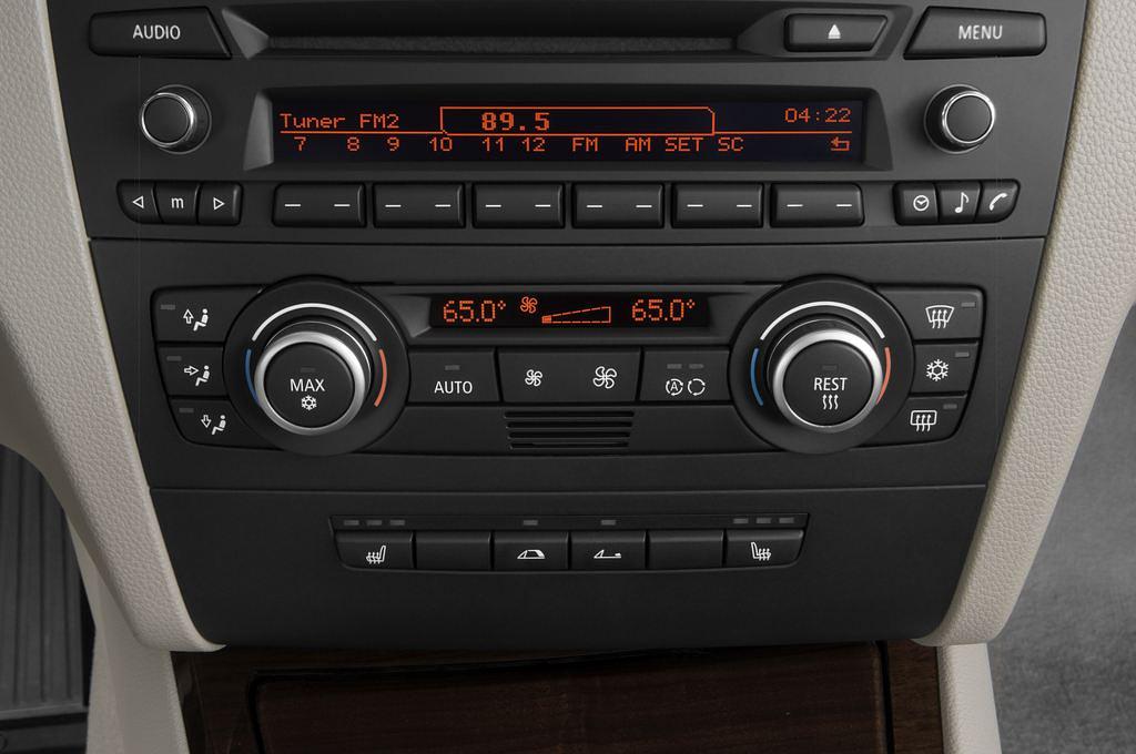 BMW 1 Series (Baujahr 2010) 125i 2 Türen Temperatur und Klimaanlage