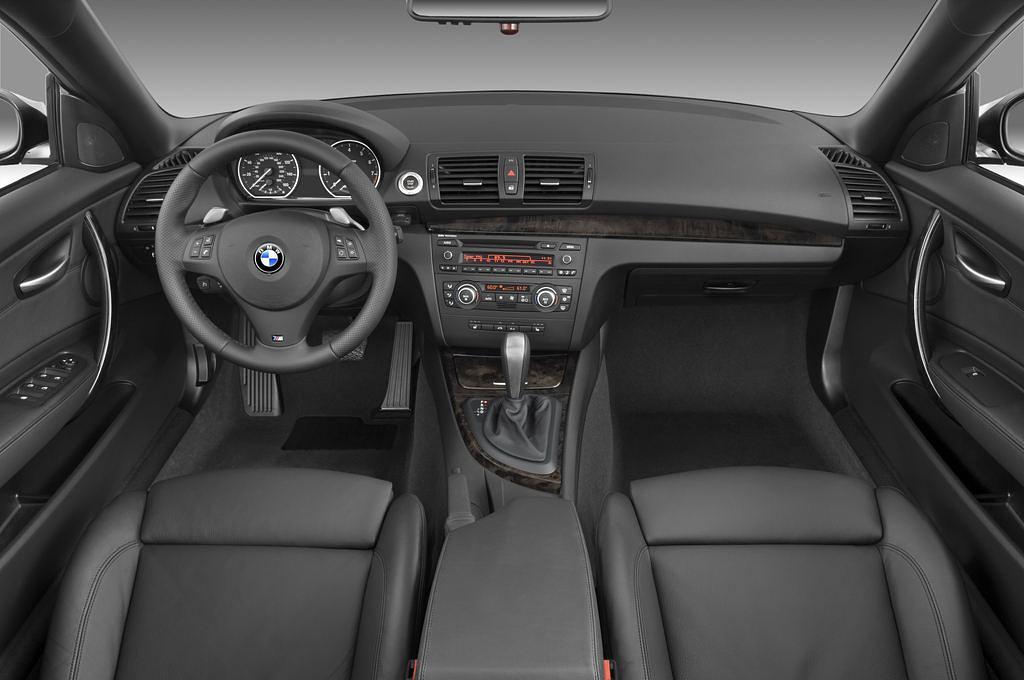 BMW 1 Series (Baujahr 2010) 135i 2 Türen Cockpit und Innenraum
