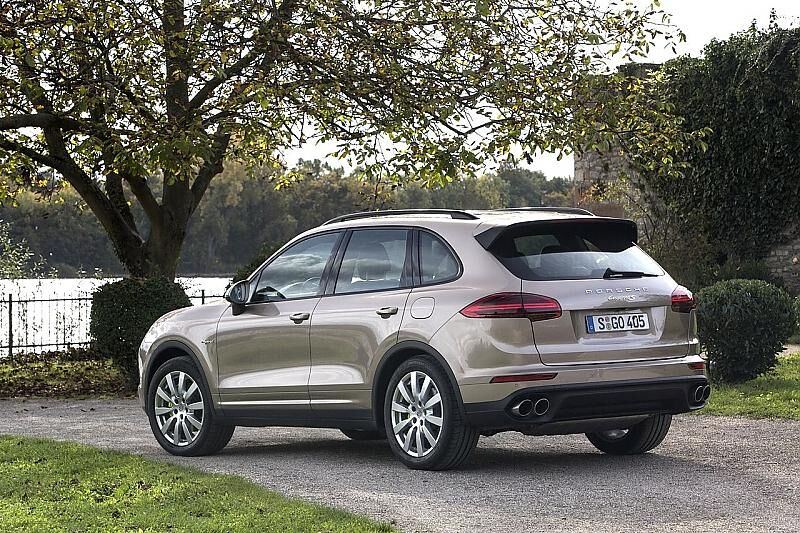 Das Heck sieht deutlich ansprechender aus, als bisher