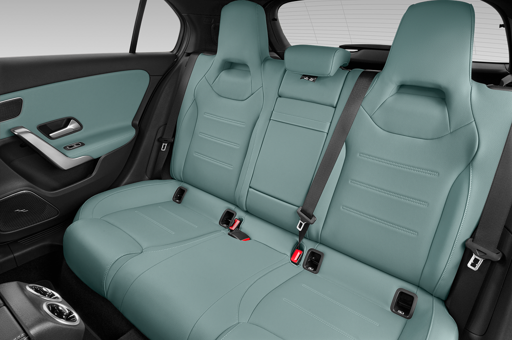 Mercedes A Class (Baujahr 2023) AMG Line 5 Türen Rücksitze