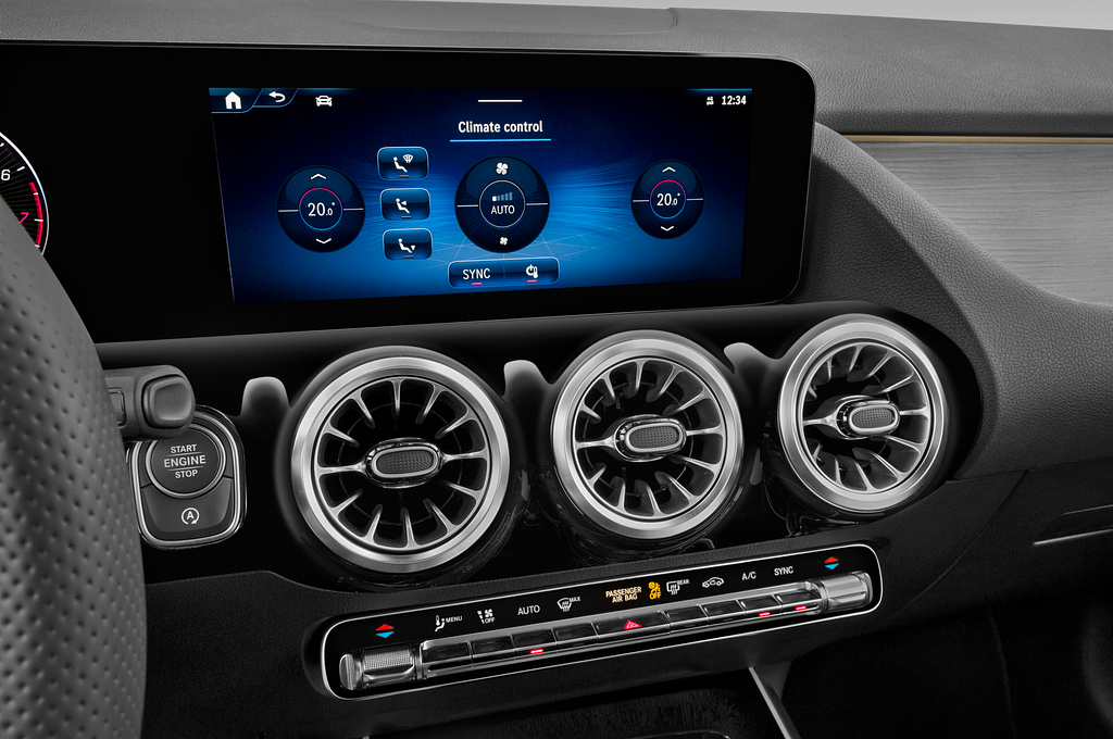 Mercedes B Class (Baujahr 2023) AMG Line 5 Türen Temperatur und Klimaanlage