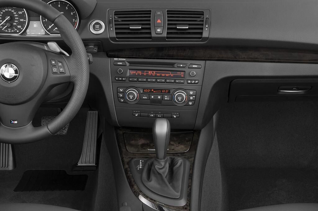 BMW 1 Series (Baujahr 2010) 135i 2 Türen Mittelkonsole
