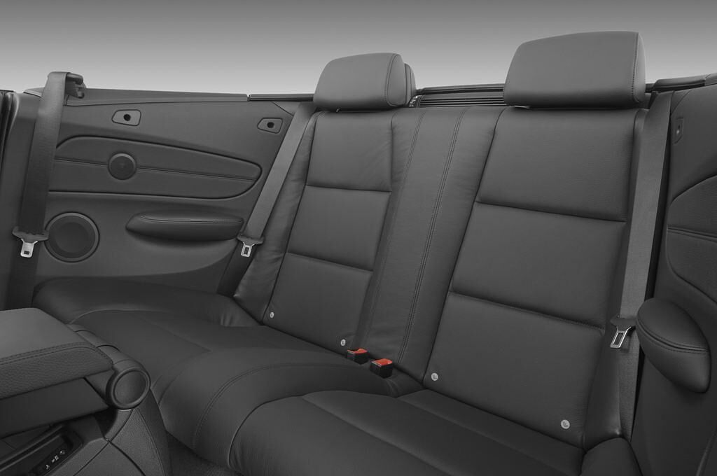BMW 1 Series (Baujahr 2010) 135i 2 Türen Rücksitze
