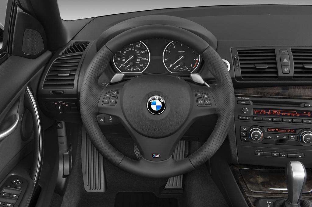 BMW 1 Series (Baujahr 2010) 135i 2 Türen Lenkrad