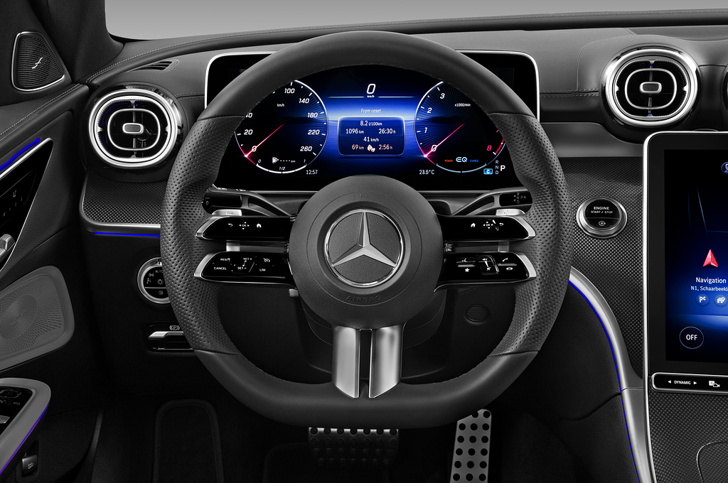 Mercedes C Class (Baujahr 2022) AMG Line 4 Türen Lenkrad