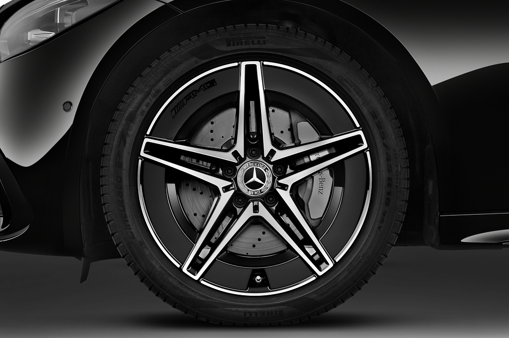 Mercedes C Class (Baujahr 2022) AMG Line 4 Türen Reifen und Felge