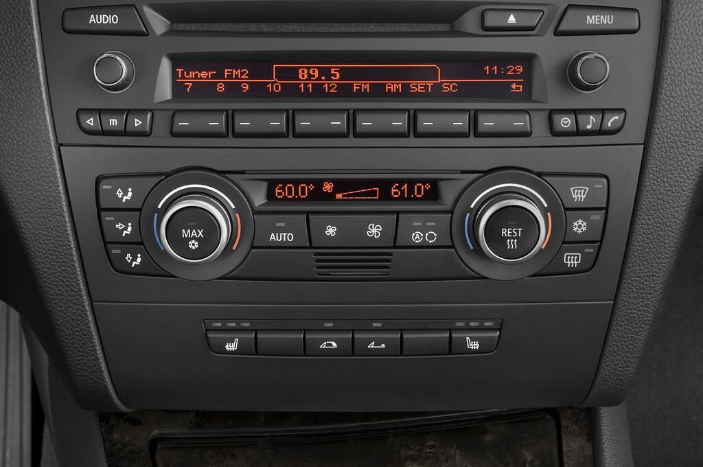 BMW 1 Series (Baujahr 2010) 135i 2 Türen Temperatur und Klimaanlage
