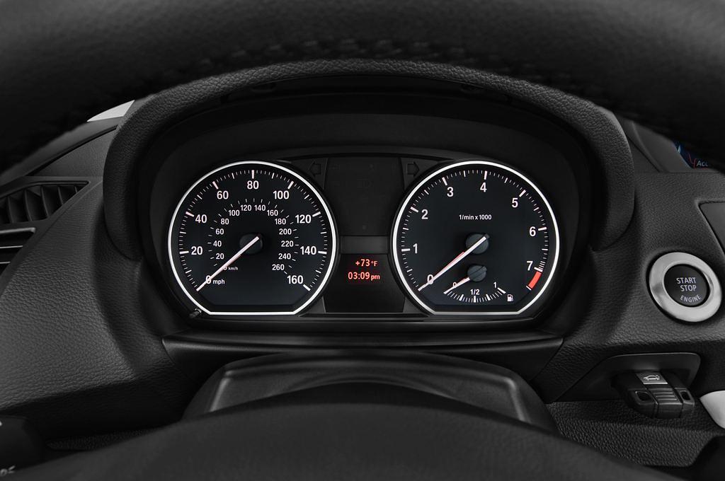 BMW 1 Series (Baujahr 2011) - 2 Türen Tacho und Fahrerinstrumente