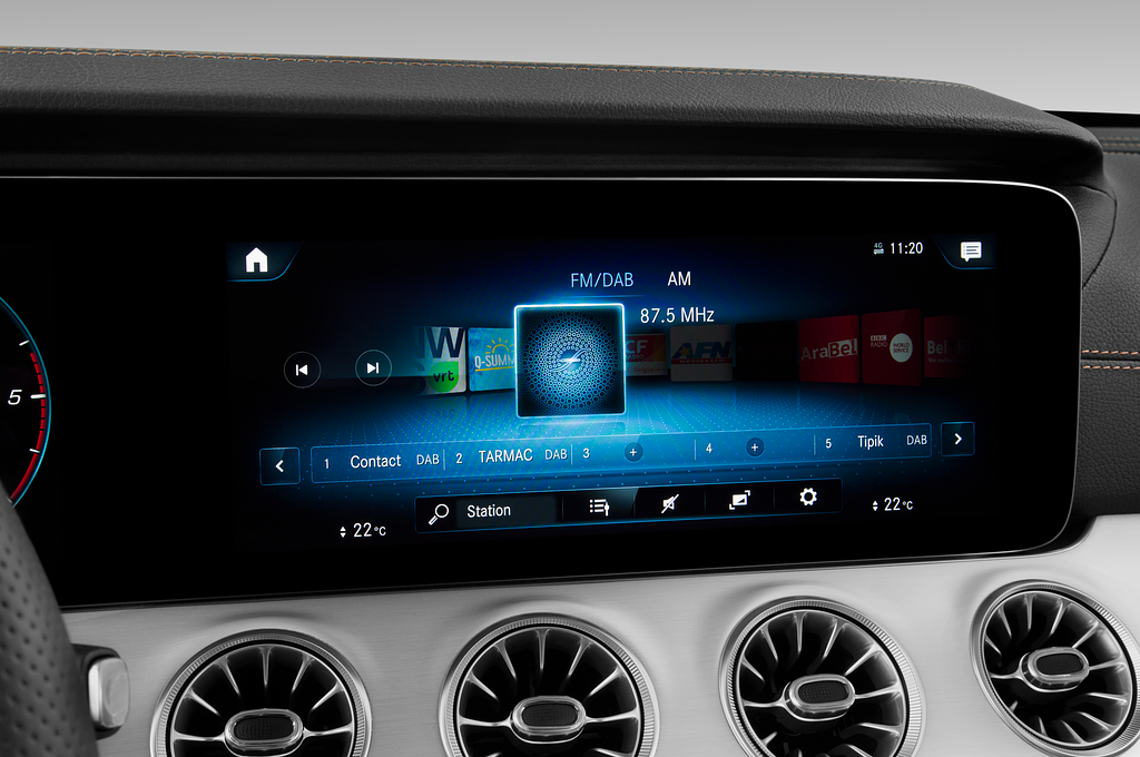 Mercedes E Class (Baujahr 2021) AMG Line 2 Türen Radio und Infotainmentsystem