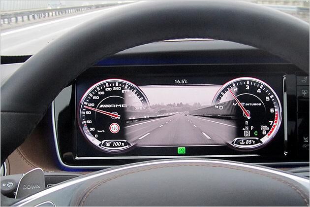 Die Nachtsicht-Funktion liefert auch tagsüber gut nutzbares Bildmaterial. Aber bitte trotzdem auf die Straße schauen