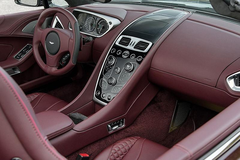 Im Cockpit gibt es viel Leder