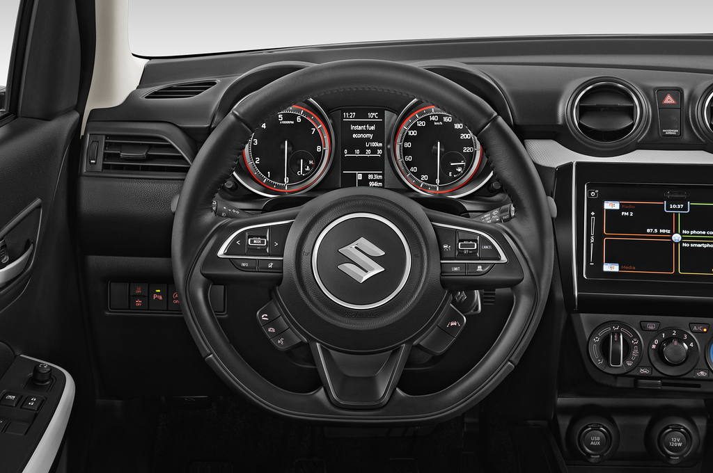 Suzuki Swift (Baujahr 2021) Comfort Hybrid 5 Türen Lenkrad