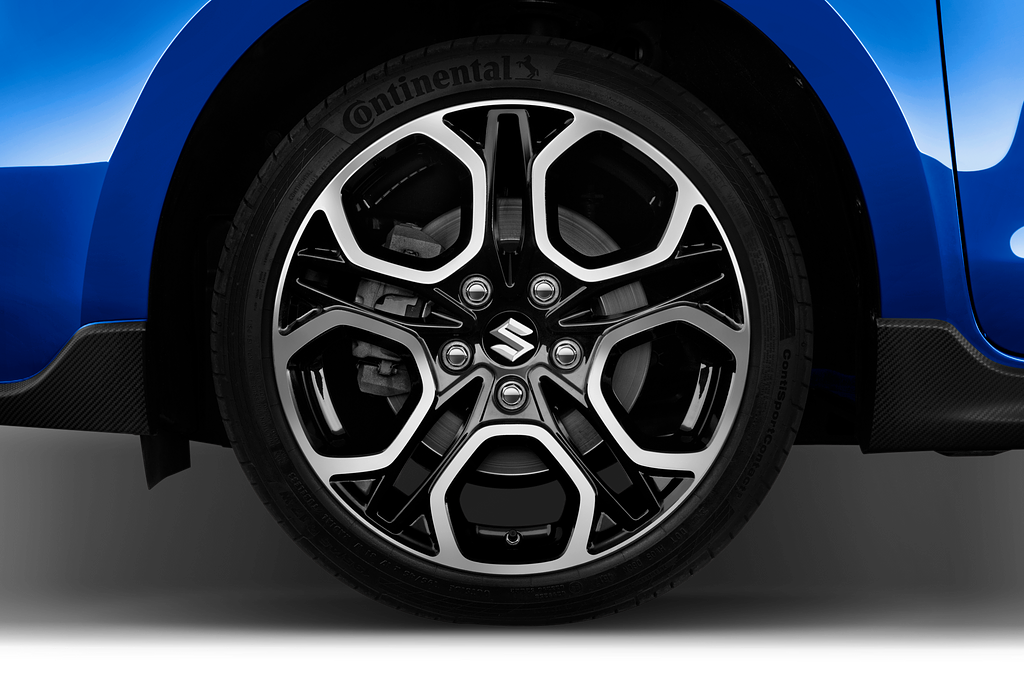 Suzuki Swift Sport (Baujahr 2020) Hybrid 5 Türen Reifen und Felge