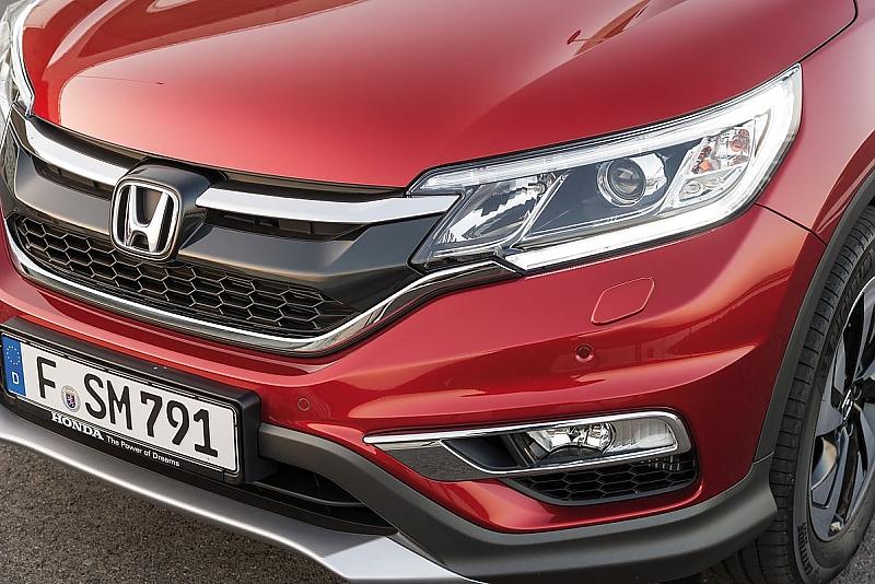 Der Honda CR-V hat neue Frontscheinwerfer bekommen.