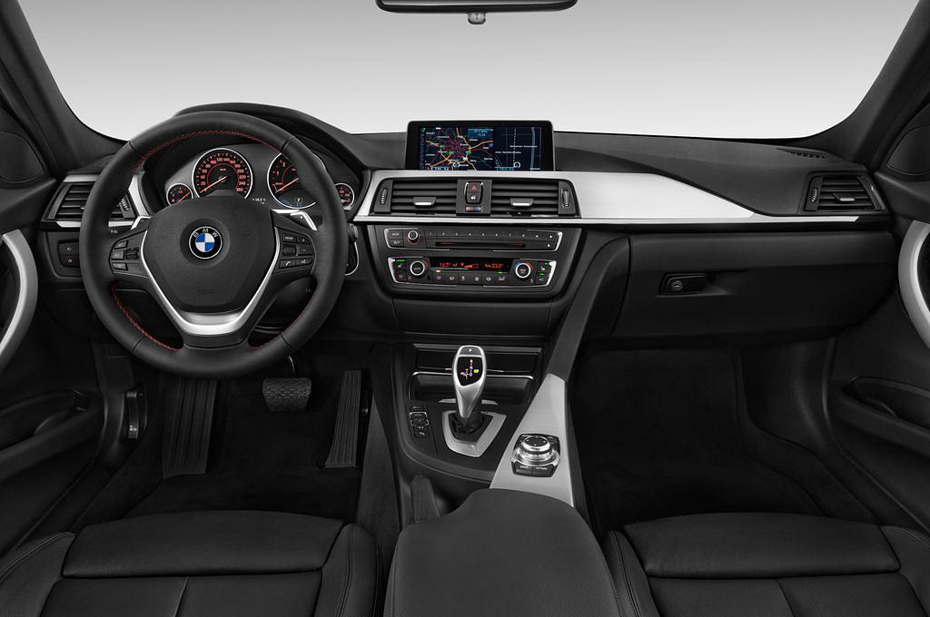 BMW 3 Series (Baujahr 2015) Sport Line 4 Türen Cockpit und Innenraum