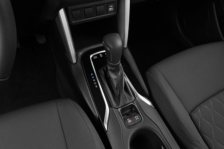 Toyota Corolla Cross (Baujahr 2023) Lounge 5 Türen Schalthebel