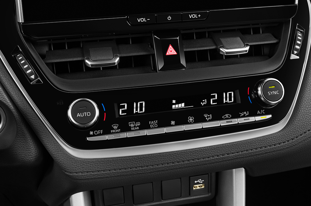 Toyota Corolla Cross (Baujahr 2023) Lounge 5 Türen Temperatur und Klimaanlage