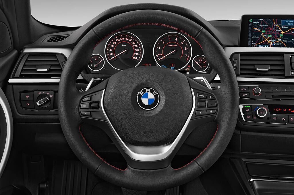BMW 3 Series (Baujahr 2015) Sport Line 4 Türen Lenkrad