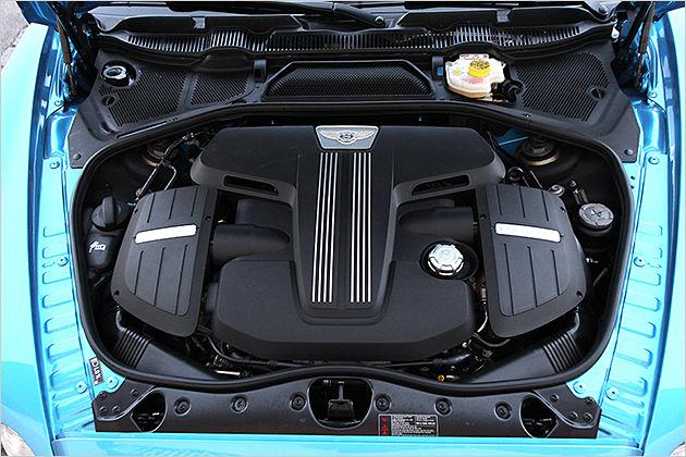 Der Vierliter-V8 des GT V8 S entfesselt 528 PS, das sind 21 mehr als beim normalen V8-Modell