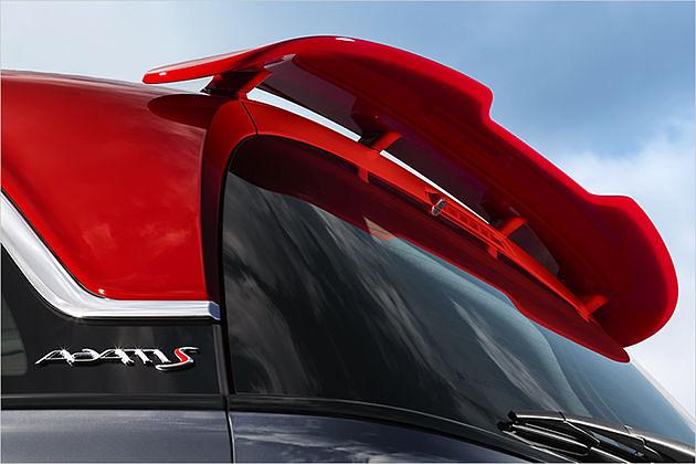 Nicht nur Show: Der Heckspoiler des Opel Adam S sorgt für echten Abtrieb